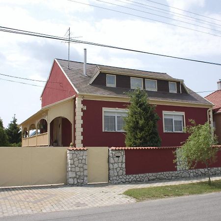 Erdos Apartments Mosonmagyaróvár Εξωτερικό φωτογραφία